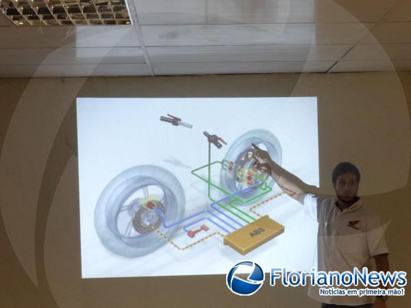 Cajueiro Motos realizou treinamento em vendas para funcion&aacute;rios.(Imagem:FlorianoNews)
