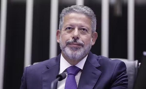 Arthur Lira deixou a presid&ecirc;ncia da C&acirc;mara ap&oacute;s 4 anos e 2 mandatos (Imagem:M&aacute;rio Agra/C&acirc;mara dos Deputados)