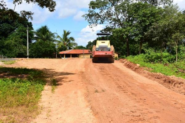 Prefeitura de Floriano intensifica recuperação de estradas vicinais e investe em infraestrutura