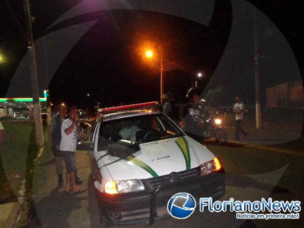  Acidente envolve tr&ecirc;s ve&iacute;culos na Av. Santos Dumont em Floriano.(Imagem:FlorianoNews)