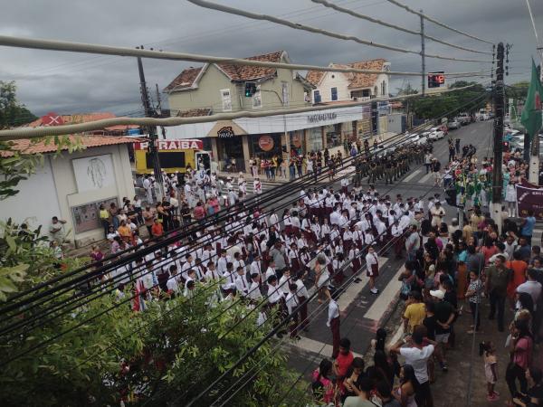 Gin&aacute;sio Primeiro de Maio celebra 68 anos com desfile marcante pelas ruas de Floriano(Imagem:FlorianoNews)