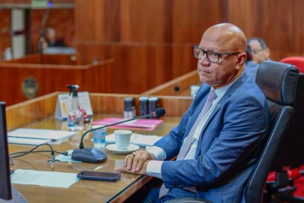 Alepi faz testes para sessões híbridas e votação remota