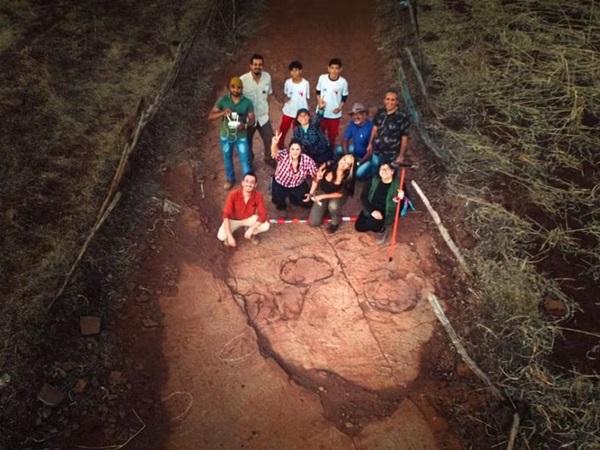Novas pegadas de dinossauros são descobertas por cientistas no Sertão da Paraíba