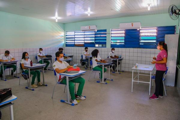 Escolas retomam atividades presenciais na maior parte do país