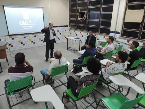 CAU/PI reúne profissionais de Floriano para traçar combate ao exercício ilegal da profissão