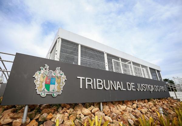Homem é condenado a 15 anos de prisão após tentar matar ex-esposa a facadas no Piauí