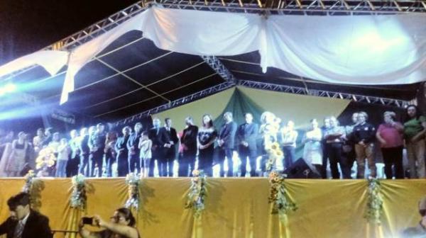 Desfile C&iacute;vico na Avenida Beira rio encerra Semana da P&aacute;tria em Floriano.(Imagem:FlorianoNews)
