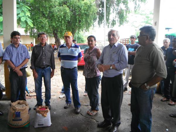 Pequenos produtores rurais de Floriano recebem sementes de milho e feijão.(Imagem:FlorianoNews)