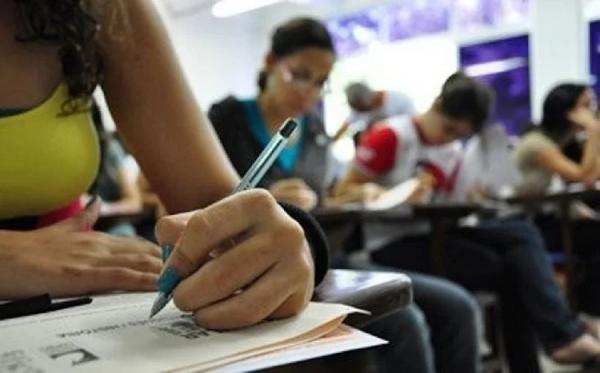 Concursos públicos abertos no Piauí oferecem salários de até R$ 20 mil; veja editais e prazos