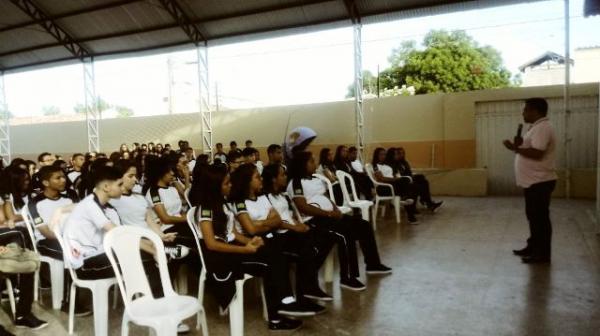 Col&eacute;gio Impacto inicia ano letivo 2018 com acolhida aos alunos.(Imagem:FlorianoNews)