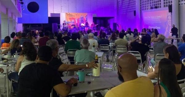 Sucesso de público no Sarau Recreativo Por todos os Cantos