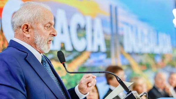Ato de Lula sobre 8/1 terá entrega de relógio restaurado e "Abraço da Democracia"