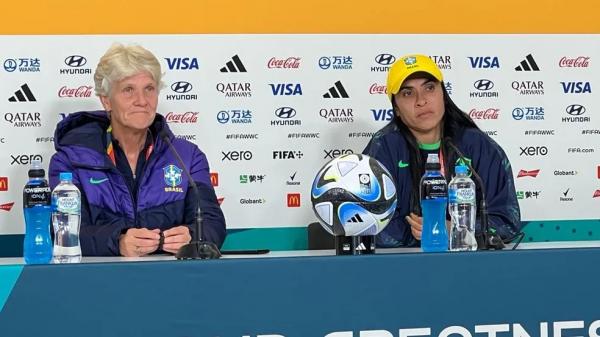 Pia e Marta em coletiva do Brasil antes do jogo contra a Jamaica.(Imagem:C&iacute;ntia Barlem)