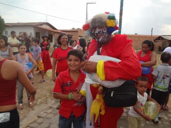 Palha&ccedil;o Carrapeta comemora o Dia das Crian&ccedil;as. (Imagem:FlorianoNews)