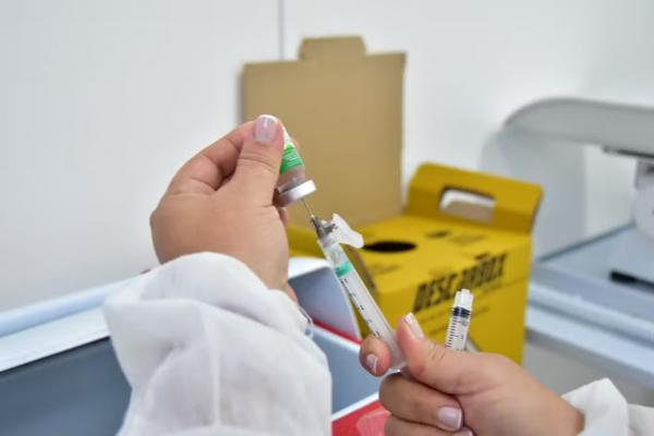 80% da população piauiense ainda não tomou a vacina bivalente contra a Covid-19