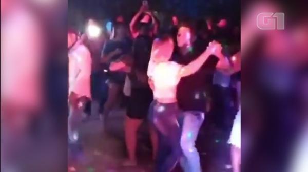 Prefeito é flagrado dançando sem máscara em festa com aglomeração no Piauí