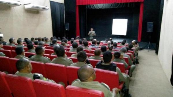 PM participa de palestra sobre apreens&atilde;o em flagrante de Menor Infrator.(Imagem:ASCOM/PM)