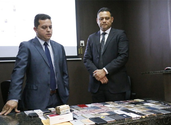 Polícia recupera 200 Iphones com quadrilha que criou até site fake da Apple