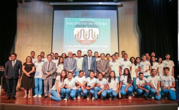 Projeto "Parlamento do Futuro" busca promover a formação cidadã e política dos estudantes