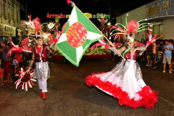 Arrocha um Aperta Outro é a grande vencedora do desfile das escolas de samba de Floriano