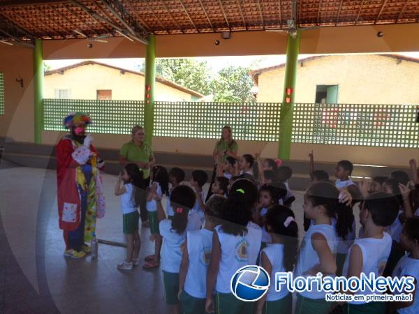 Rotary Clube de Bar&atilde;o de Graja&uacute; faz festa para crian&ccedil;as da Funda&ccedil;&atilde;o Pavel.(Imagem:FlorianoNews)