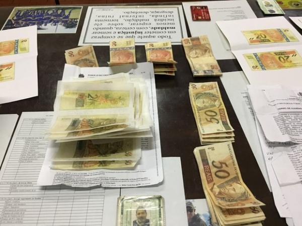 Homem é preso com matriz para fabricar dinheiro falso e R$ 5 mil no PI