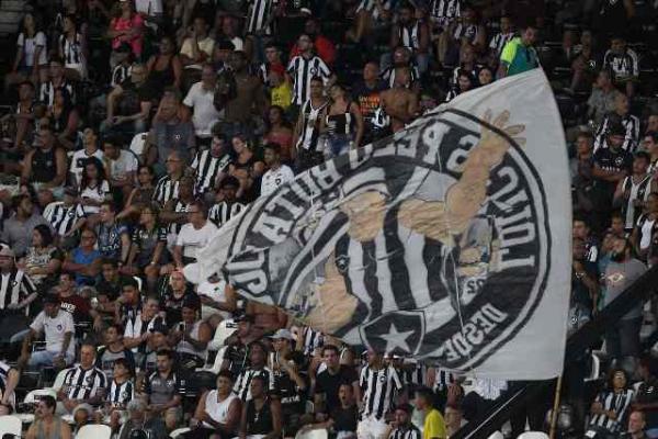 Botafogo e Vasco empatam em 1 a 1 pela Taça Rio