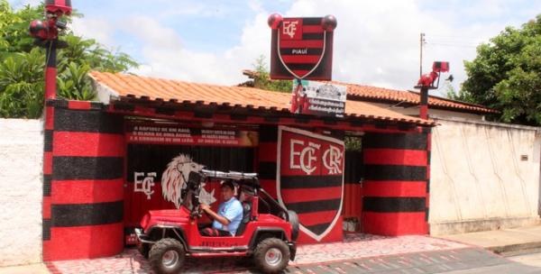 Valdecy Xisto: amor pelas cores do Flamengo-PI desde os nove anos de idade.(Imagem:Abdias Bideh/GloboEsporte.com)