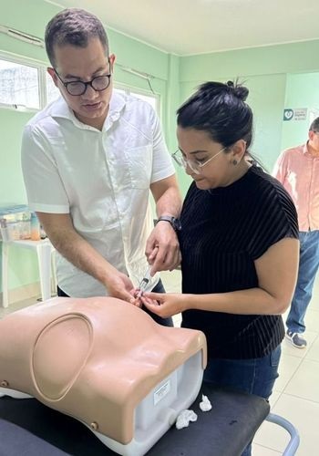 Médicos do Hospital de Campo Maior aprimoram técnicas com treinamento em paracentese e toracocentes