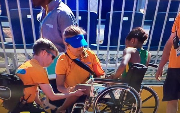Atleta saiu de cadeira de rodas da pista.(Imagem:Reprodu&ccedil;&atilde;o)