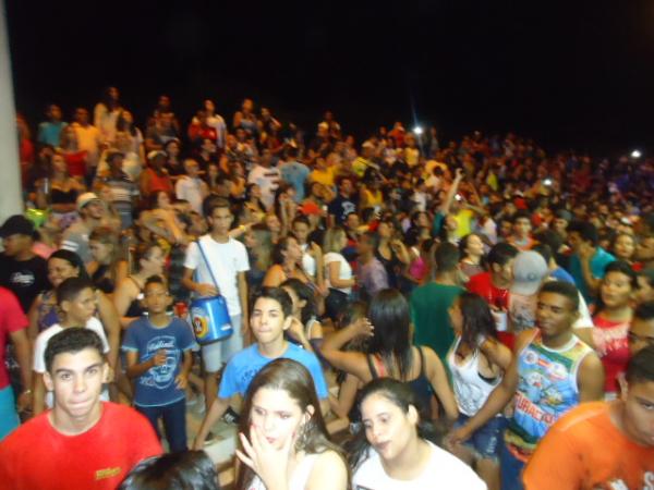 Forr&oacute; dos Plays faz a diferen&ccedil;a na alegria do segundo arrast&atilde;o no carnaval de Floriano.(Imagem:FlorianoNews)