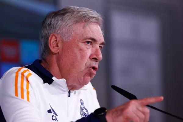 Ancelotti vê dérbi difícil contra Atlético e ignora provocação: "Me custa entender o que é um tuíte"