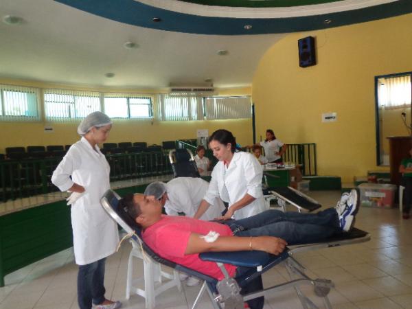 Entidades realizam Campanha para Doa&ccedil;&atilde;o de Sangue em Floriano.(Imagem:FlorianoNews)