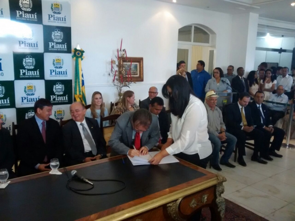 Governador empossa novos gestores em solenidade no palácio de Karnak