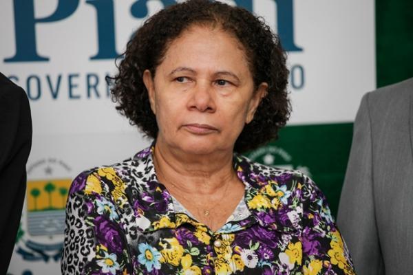 Regina Sousa manifesta posição contrária à medida de Temer