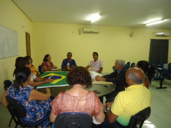 Reuni&atilde;o do Rotary debate panfletagem no carnaval de Floriano.(Imagem:FlorianoNews)