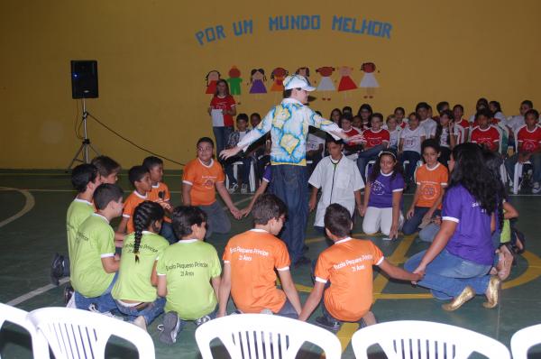 Alunos da Escola Pequeno Príncipe participaram do II Sarau e lançamento de livro