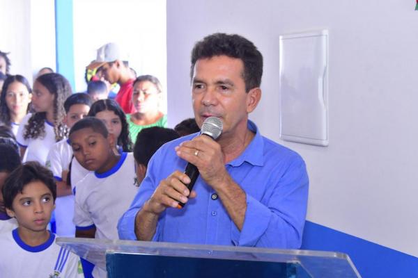 Vereadores acompanham entrega de reforma e ampliação de duas importantes escolas municipais.(Imagem:CMF)