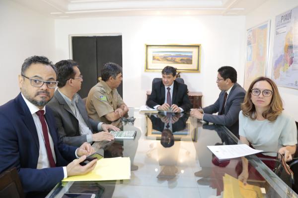 Audi&ecirc;ncia com Procurador de Justi&ccedil;a, Dr. Cleandro Moura, Comandante da PM, Cel. Lindomar Castilho.(Imagem:Divulga&ccedil;&atilde;o)