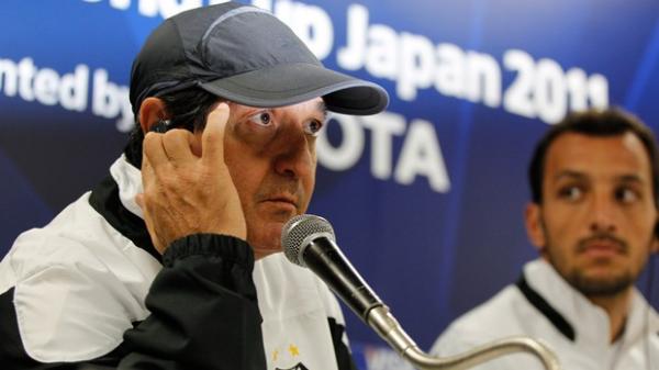 Muricy Ramalho e Edu Dracena em entrevista coletiva no Jap&atilde;o.(Imagem: Ag&ecirc;ncia AP)