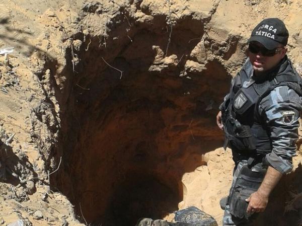 Marido enterrou o corpo da esposa no quintal de casa.(Imagem:Divulga&ccedil;&atilde;o/ Pol&iacute;cia Civil)