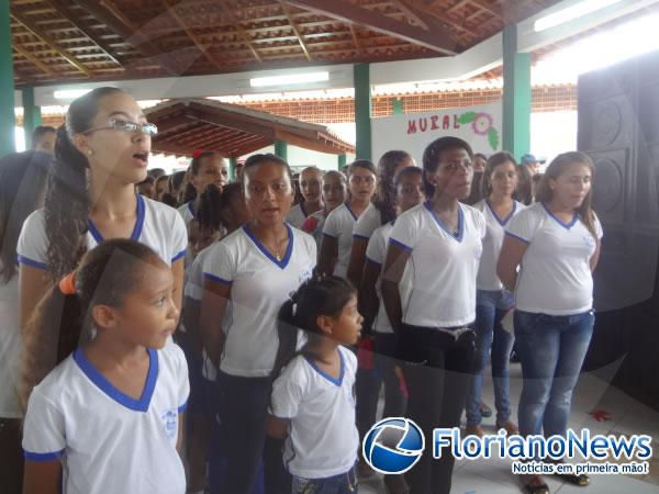  S&atilde;o Francisco do Piau&iacute; inaugura escola modelo com presen&ccedil;a de autoridades.(Imagem:FlorianoNews)