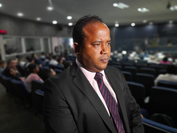 Enzo Samuel surge como alternativa a Franzé e Fábio Novo