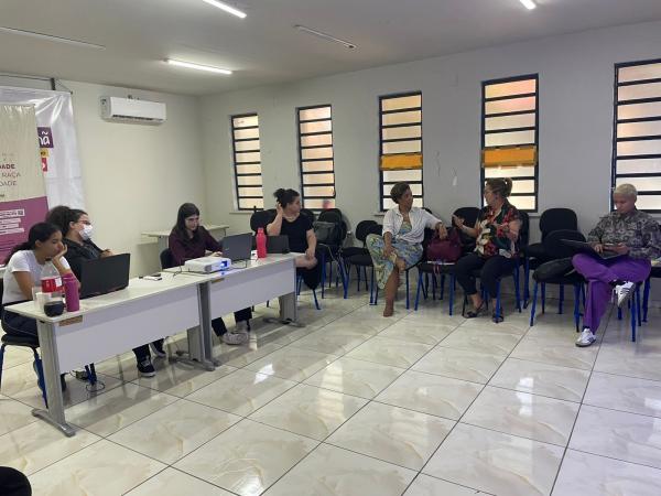 Observat&oacute;rio da Mulher Piauiense recebe visita de especialista para aprimorar estrat&eacute;gias de coleta e an&aacute;lise de dados.(Imagem: Ascom Sempi)