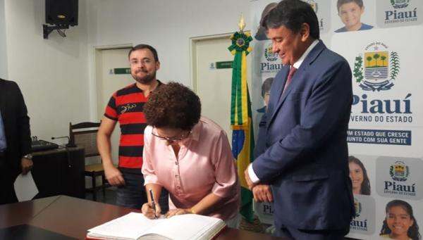 Governadores do Nordeste irão se reunir para traçar estratégias contra avanço de óleo nas praias
