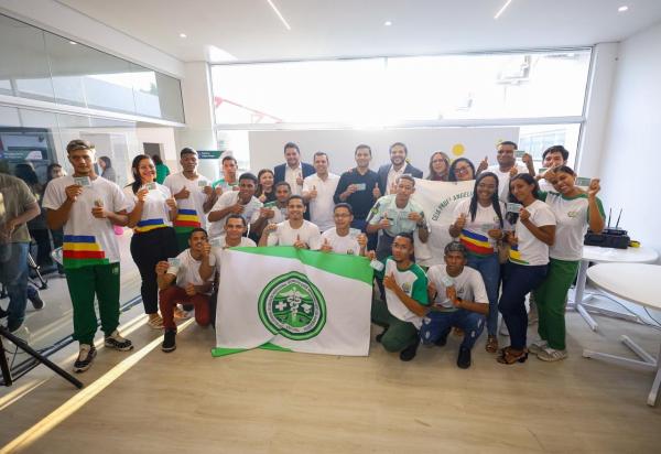 Estudantes da rede pública estadual recebem primeira habilitação pelo Programa CNH Social