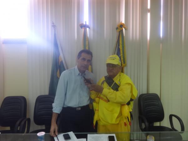 Prefeito Gilberto J&uacute;nior e Rep&oacute;rter Amarelinho.(Imagem:FlorianoNews)