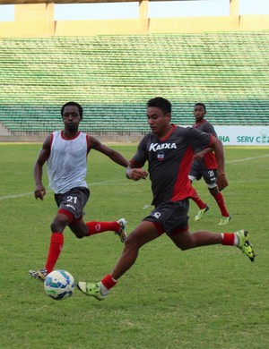 Para envolver adversário, River-PI faz coletivo com novas peças no elenco