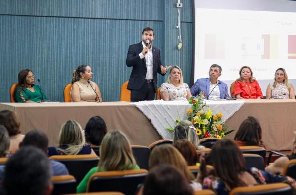 Secretário Washington Bandeira participa de encontro para professores formadores