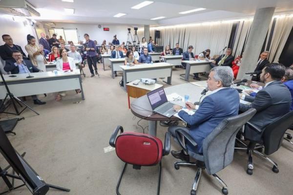 Secretários do Planejamento e da Fazenda detalham a LDO 2025 na Comissão de Finanças da Alepi